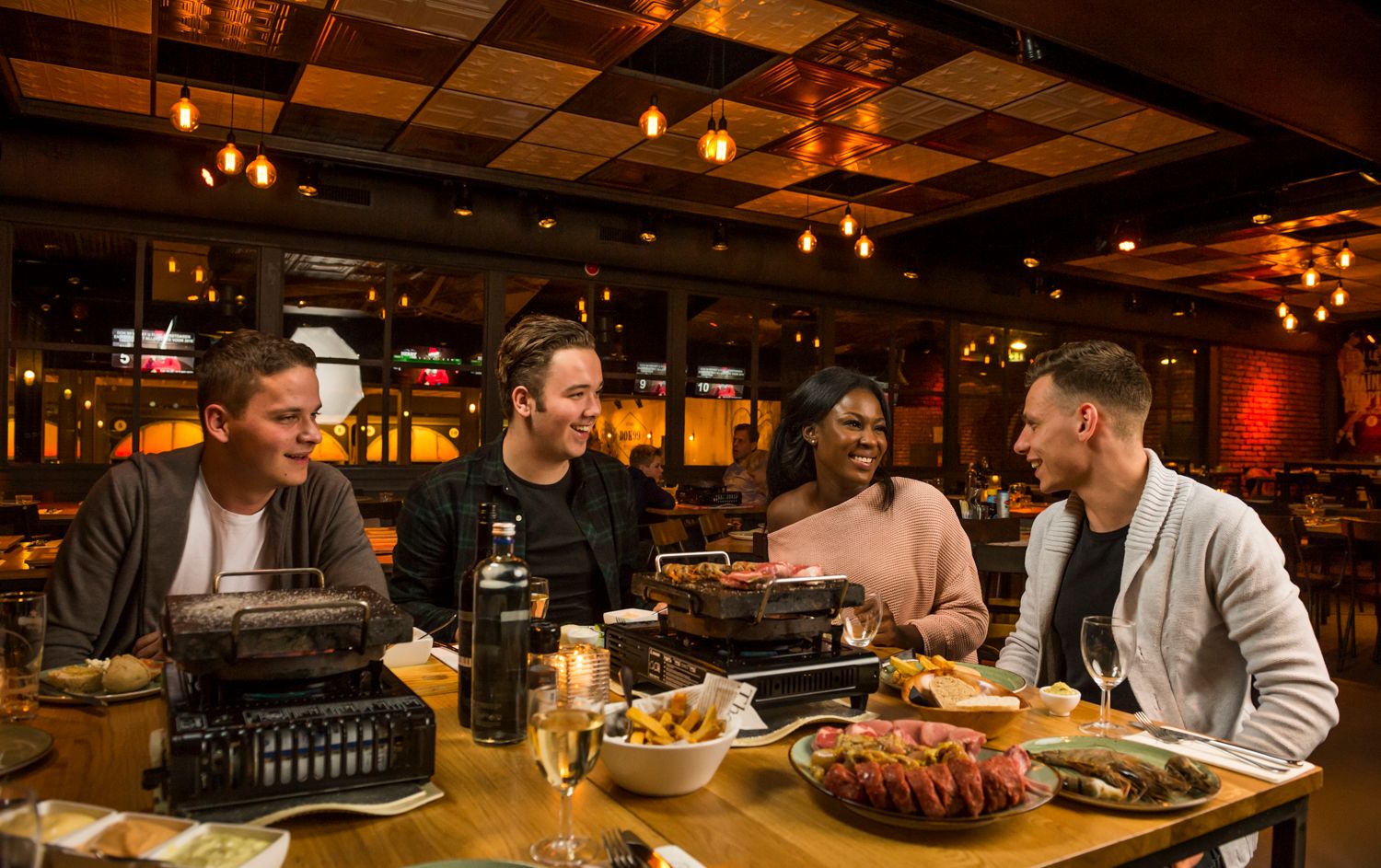 4 teammates cheering